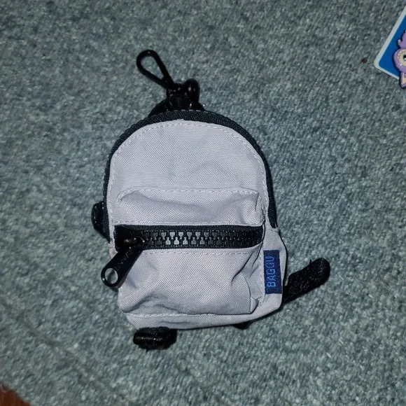 Mini Baggu Coin Backpack - Picture 1 of 3